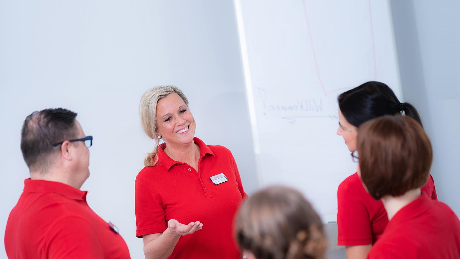 5 employees at a workshop